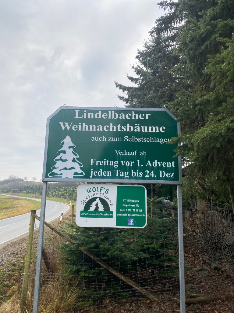 Schild vom regionalen und nachhaltigen Weihnachtsbaum in Lindelbach bei Würzburg von Wolfs Spessarttanne auf dem Blog von Anna-Lena Tacke nachhaltigerundgenuss.com