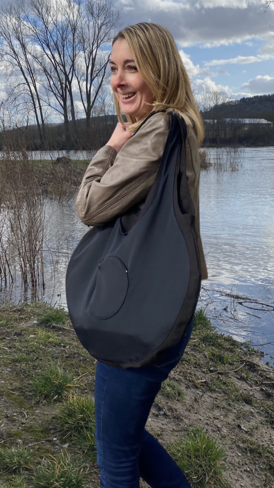 Große, runde Handtasche von LES LOOPES, nachhaltig aus Meeresplastik hergestellt