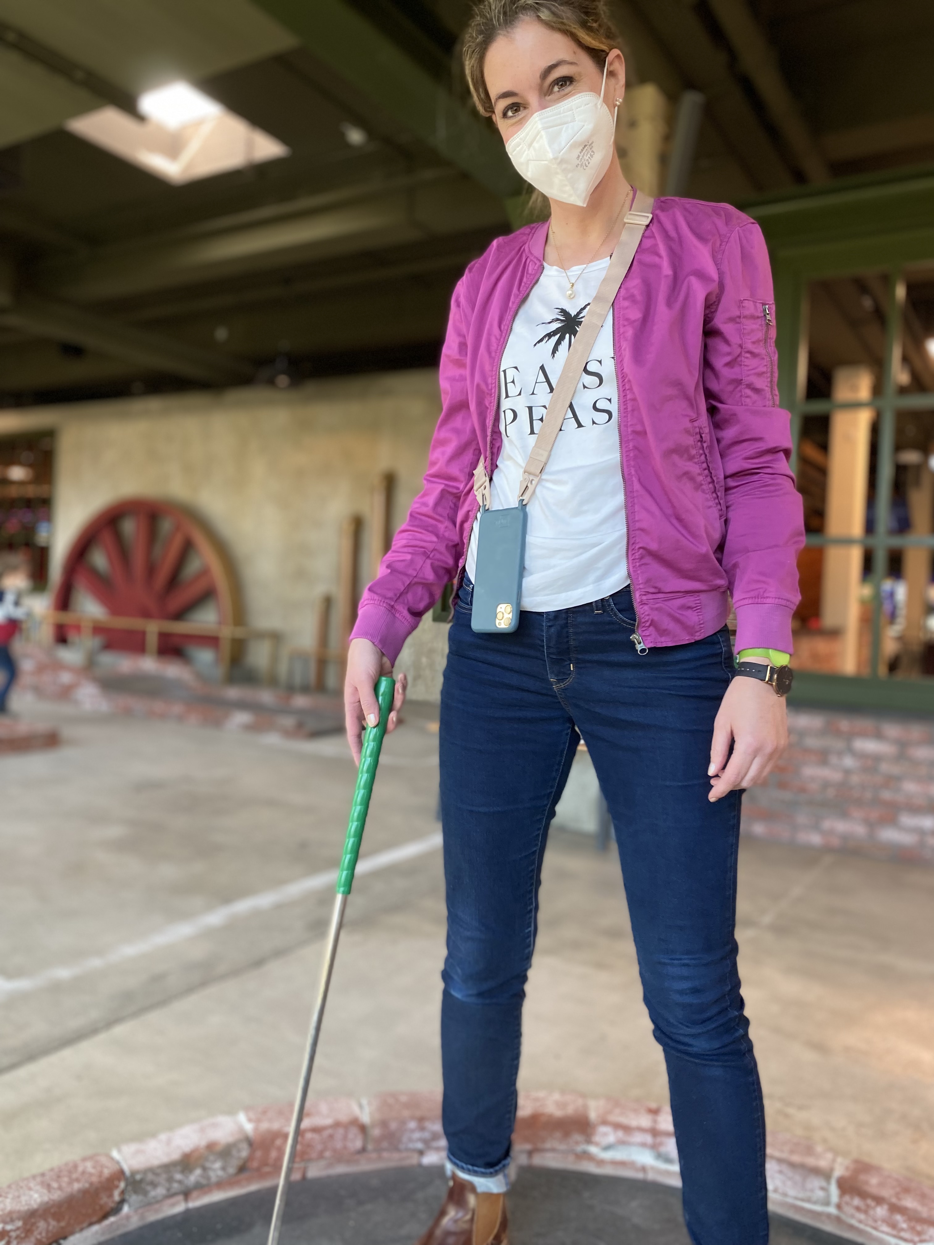 Die Handyhülle mit Kette von UNUYA macht alles mit