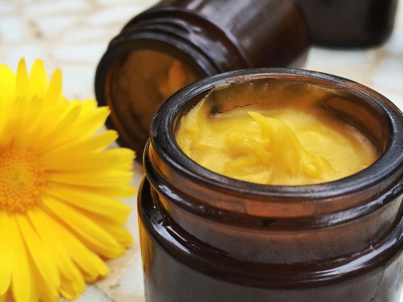 Naturkosmetik Schmerzsalbe selbermachen