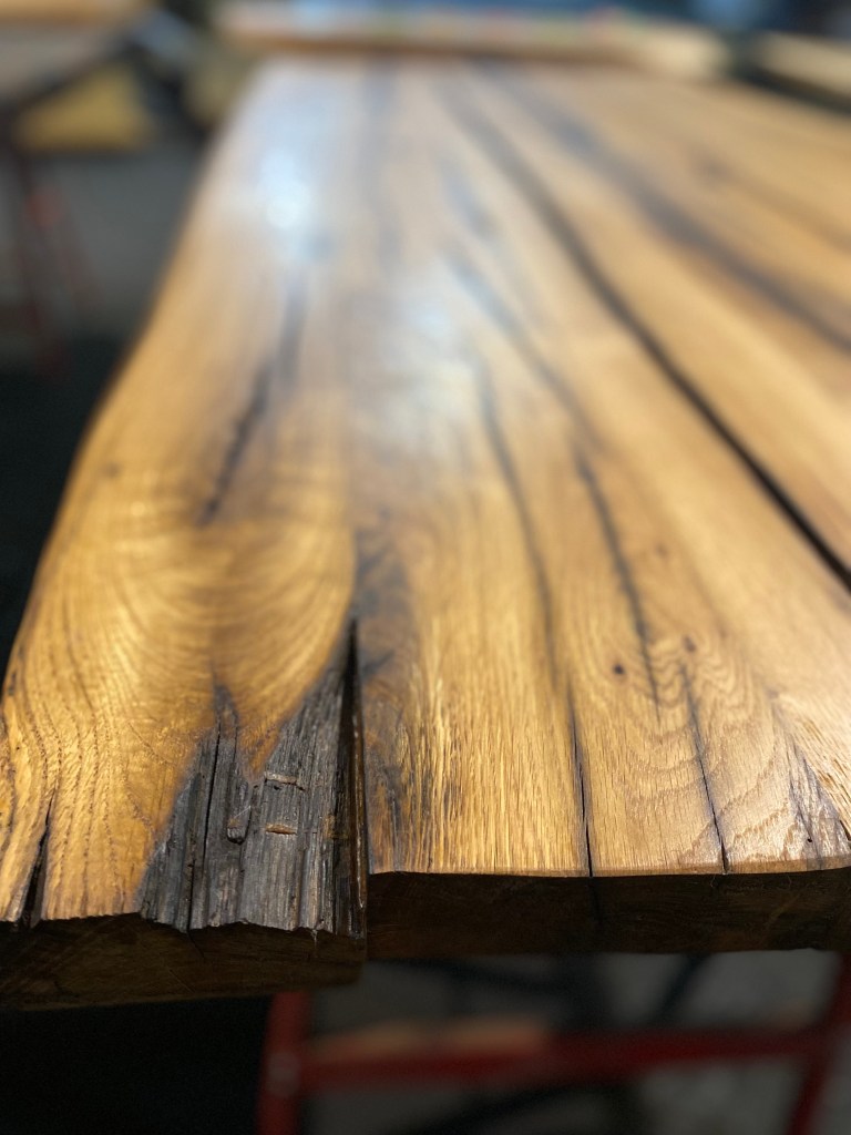 Wunderschöne Details, hier geflämmte Eiche von Hugo Kämpf