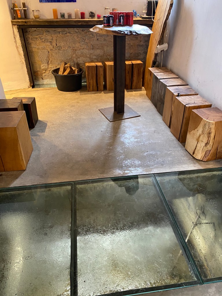 Der Turbinenraum, Showroom für nachhaltige Eichentische von Hugo Kämpf, Blogbeitrag über nachhaltige Möbel von Anna-Lena Tacke