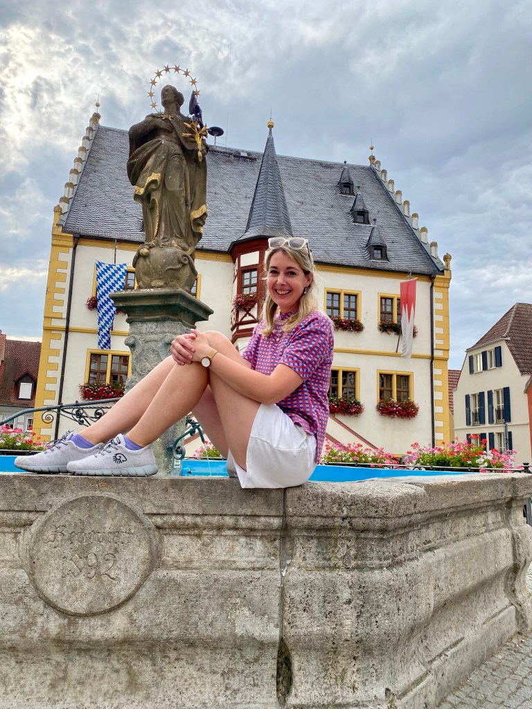 Anna-Lena Tacke mit den nachhaltigen Merino Runnern von Giesswein