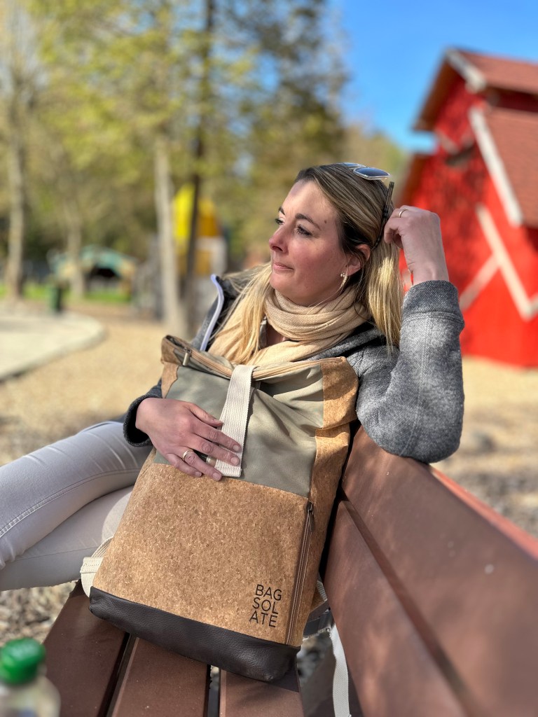 Nachhaltiger Rucksack aus recyceltem Plastik und Kork von BAGSOLATE